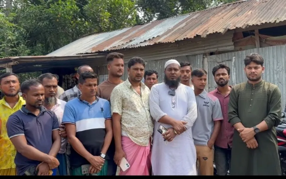 সংযুক্ত ছবি