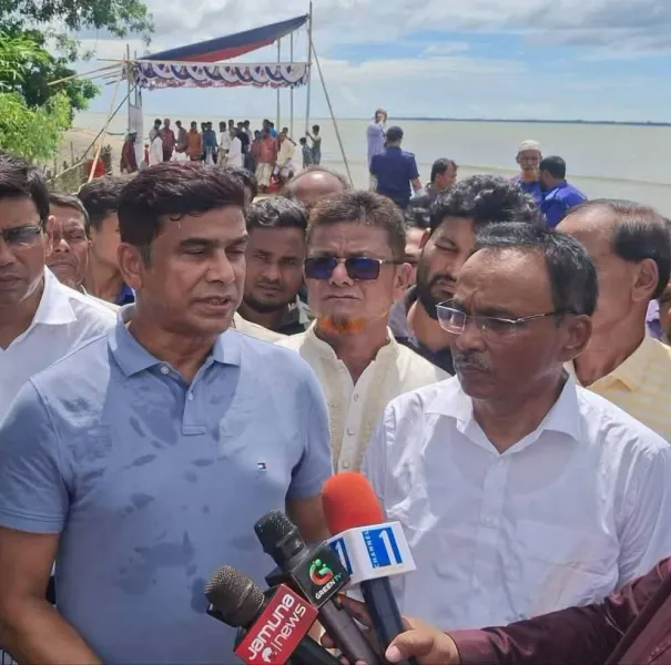 সংযুক্ত ছবি