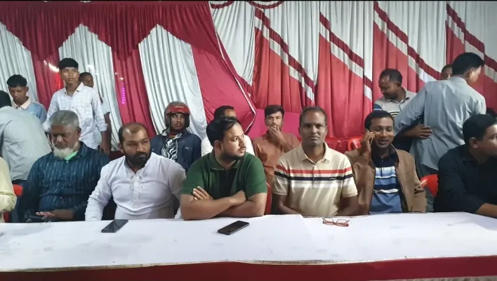 রুহিয়ায় দুর্গাপূজার মণ্ডপ পরিদর্শন করলেন স্বেচ্ছাসেবক দলের কেন্দ্রীয় নেতা এড. জুয়েল