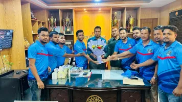 মাতামুহুরী উপজেলা প্রশাসককে খেলোয়াড় সমিতির ফুলেল শুভেচ্ছা