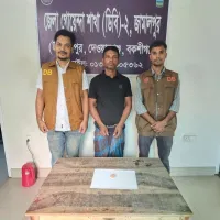 ​মুদি দোকানের সামনে ডিবির থাবা, ১০০ পিস ইয়াবাসহ যুবক আটক