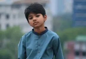 মায়ের আইফোন নিয়ে ছবি তুলতে গিয়ে নিখোঁজ কুবি শিক্ষকের ছেলে
