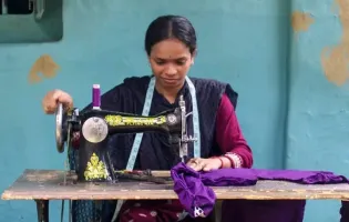 কমলগঞ্জের চা-বাগানের পল্লী চৌহানের বদলে যাওয়া গল্প
