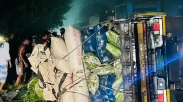 চকরিয়ায় বাস-পিকআপের মুখোমুখি সংঘর্ষে নিহত ২